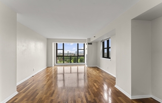 3 beds, 2 baths, 1,430 sqft, $7,600, Unit 1501