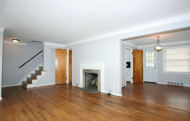 4 Bedroom - 1.5 Bath Colonial available for Rent!