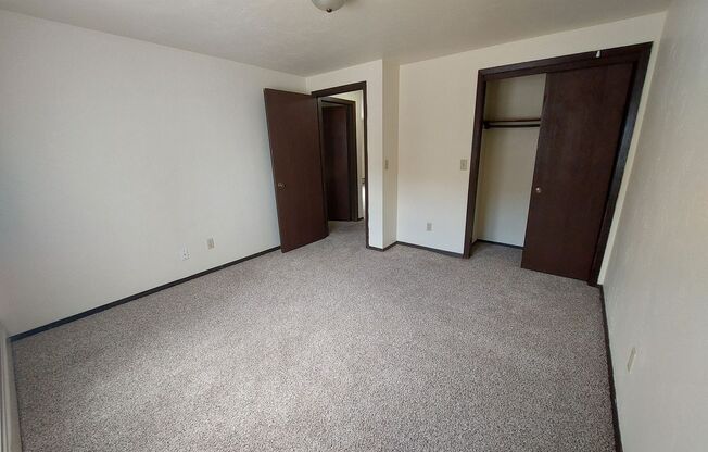 2 beds, 1 bath, 824 sqft, $1,159, Unit 1686-04