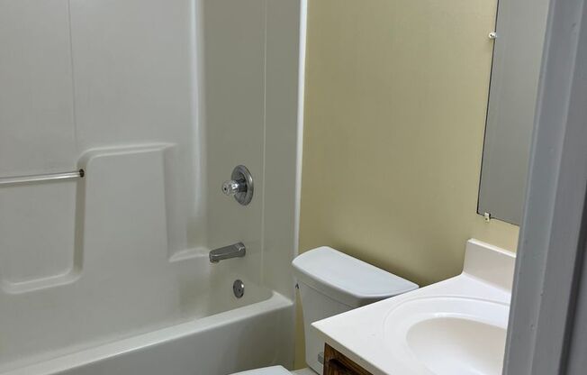 1 bed, 1 bath, 750 sqft, $1,275, Unit 626-1 B