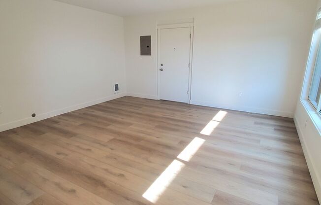 2 beds, 1 bath, 731 sqft, $2,795, Unit 105