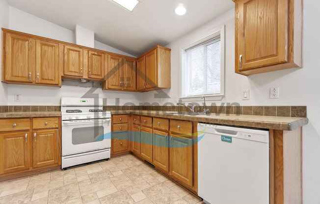 3 beds, 2 baths, $1,550, Unit Space 44