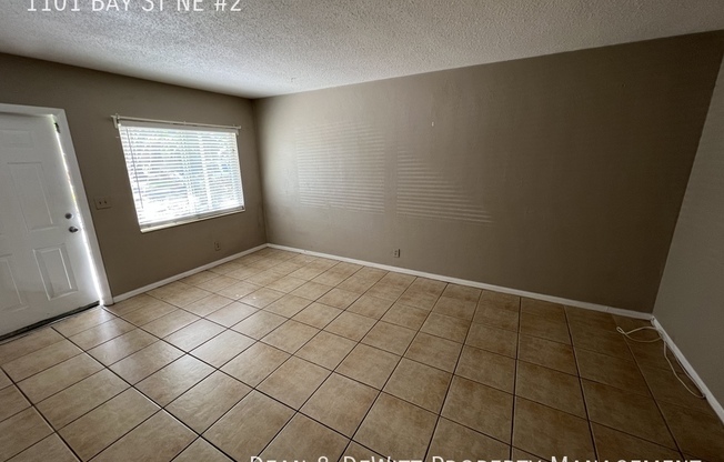 1101 BAY ST NE