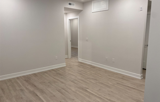 2 beds, 1 bath, 820 sqft, $2,220, Unit A202