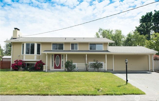 $4250 Large 2 story split entry 4BDR,2BA SFH w/attached large 2 Car Garage/RV parking For Rent