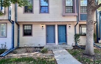 Well Maintained 2 BR/1BA Townhome Conveniently Located!  EZ Access to I225, Buckley AFB, & UC Health Med Campus!