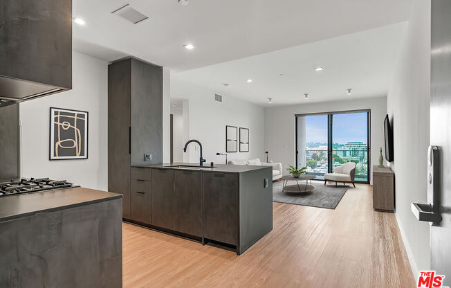 2 beds, 2 baths, 1,058 sqft, $5,495, Unit 621