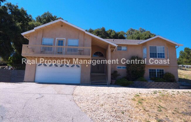 AVAILABLE NOW - Beautiful 3 bedroom, 2 bathroom Atascadero home