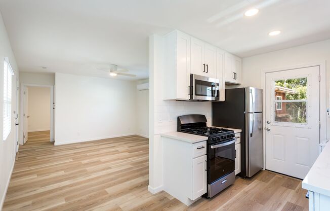 1 bed, 1 bath, $1,995, Unit 7613