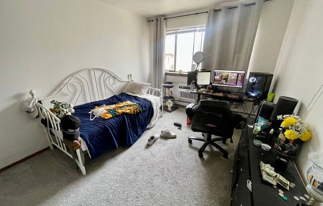 2 beds, 1 bath, $1,295, Unit 201