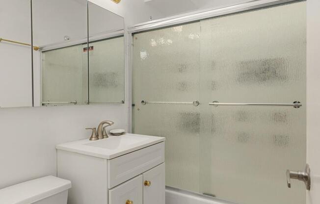 Studio, 1 bath, 514 sqft, $3,300, Unit 3F