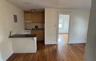 1 bed, 1 bath, 650 sqft, $1,900, Unit 9