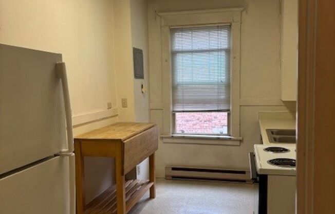 Del Roy Apartments