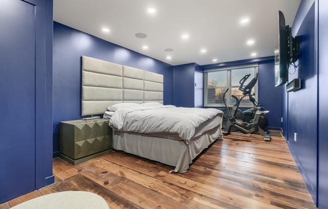 3 beds, 3 baths, 1,640 sqft, $6,500, Unit 6F