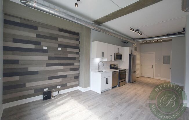 1 bed, 1 bath, 338 sqft, $1,900, Unit 115
