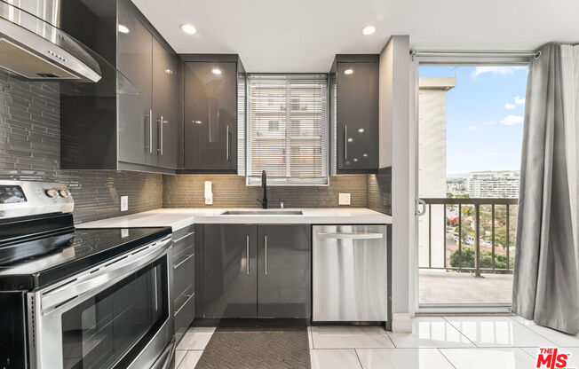 1 bed, 2 baths, 1,076 sqft, $3,750, Unit 1103