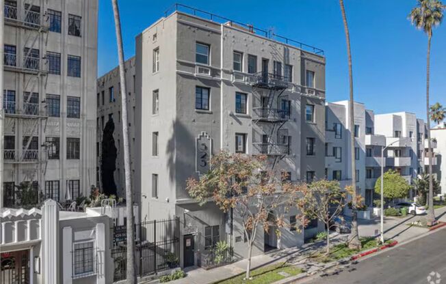 La Chandelle Apts...Charming building...Renovated Apartments Available...Hardwood Floors!