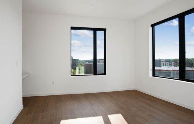 2 beds, 2 baths, 966 sqft, $2,600, Unit 418