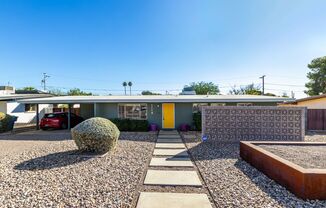 MID CENTURY MODERN HOME IN GREAT PHOENIX LOCATION!