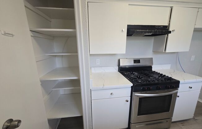 3 Bedroom/2 Bathroom/2 Covered Parking Places - Remodeled