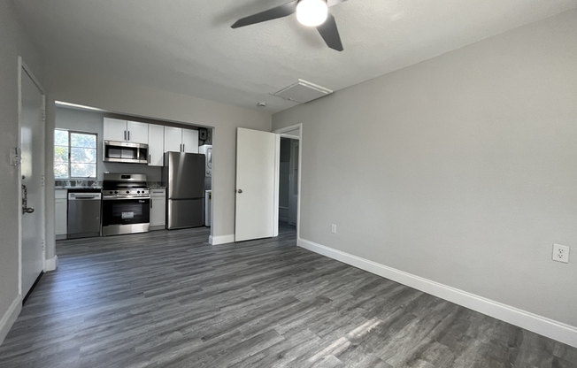 2307 FORMOSA AVE