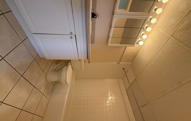 2 beds, 1 bath, 874 sqft, $1,445, Unit Q-14