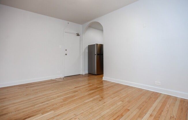 Studio, 1 bath, 255 sqft, $1,095, Unit 303