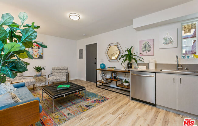 2 beds, 1 bath, 900 sqft, $2,249, Unit 115