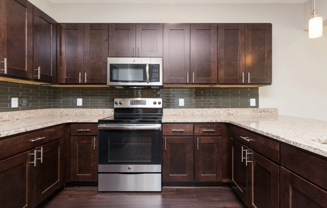 Prep-friendly Kitchen | Apartment Homes in Des Moines, Iowa | 5Fifty5