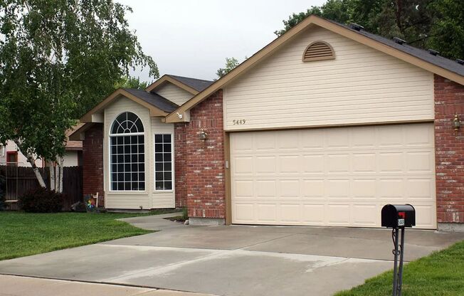 Close to Foothills - State St.