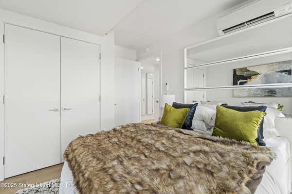 5 STUYVESANT PL