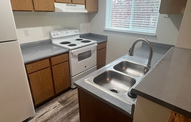 2 beds, 2 baths, 900 sqft, $1,850, Unit E201