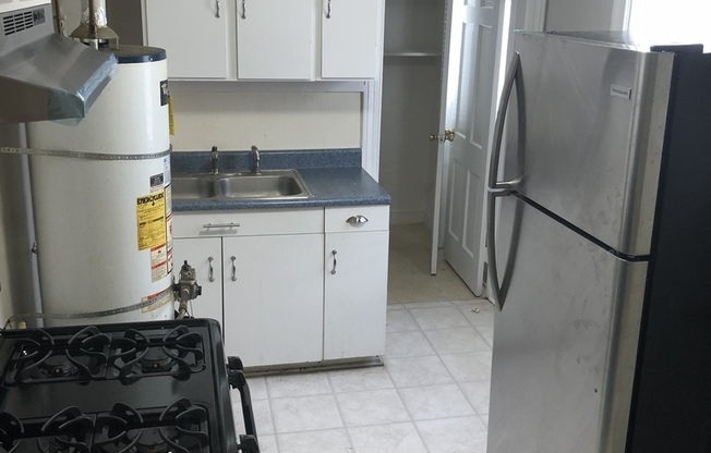 1 bed, 1 bath, 750 sqft, $950, Unit Apt #2nd Fl