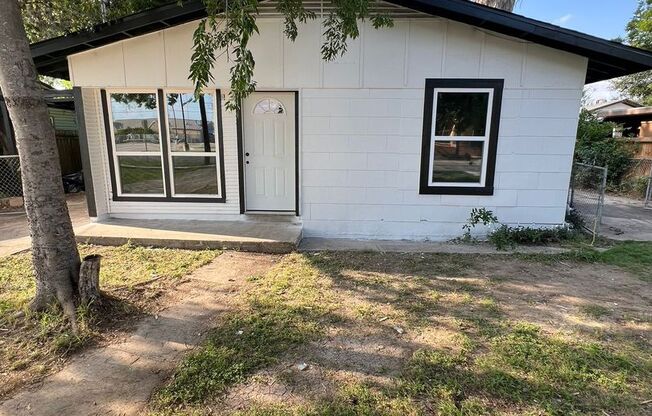 Charming 3-Bed Home with Great Transit, Schools & Parks – $1,450/mo