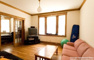 3600 N Hermitage Ave 1