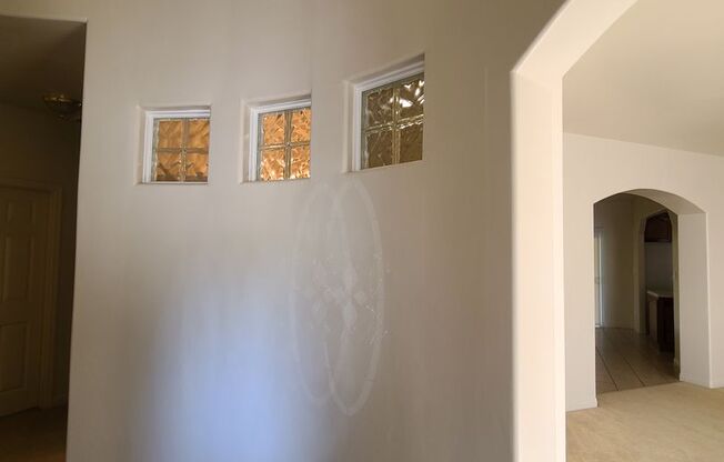 Super cute 4/2 bathroom with Patio, Wonderful N/W call our office 6613981200.