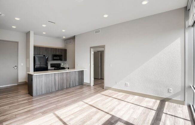 2 beds, 2 baths, 708 sqft, $1,850, Unit 500