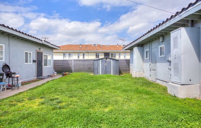 1001 SIMMONS AVE