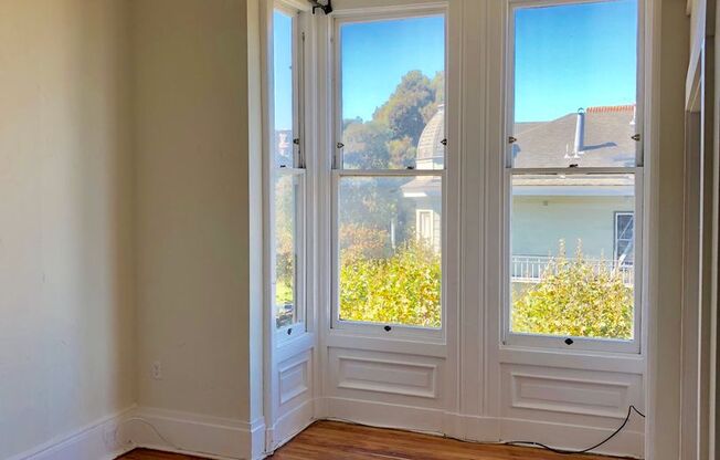 10 Lyon Street/1190 Haight Street (303rc)