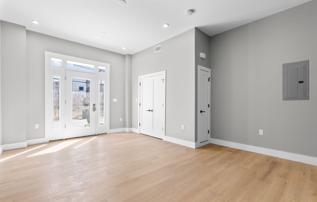 1 bed, 1 bath, 670 sqft, $2,900, Unit 105