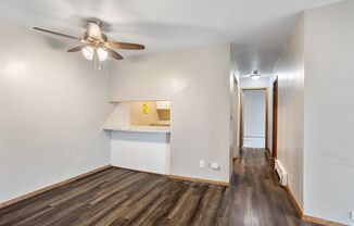 2 beds, 1 bath, $825, Unit 201