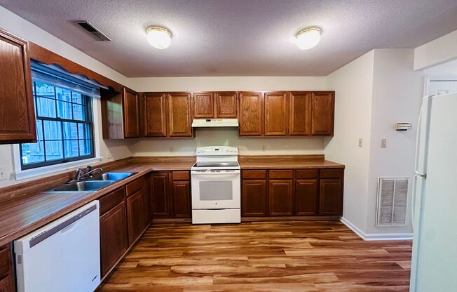 3 Bedroom 2.5 Townhouse