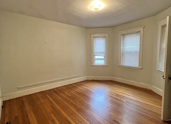 3 beds, 1 bath, $3,000, Unit 1