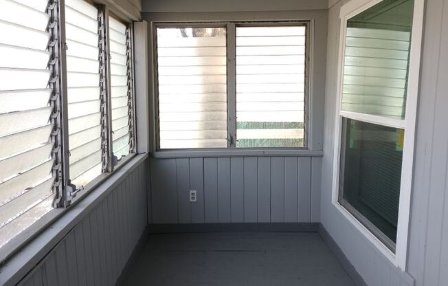 3/1 Single Family Home Available now! 32204