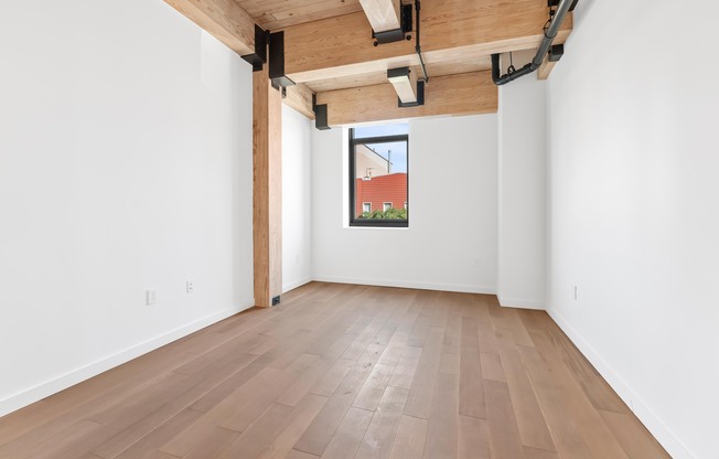 710 METROPOLITAN AVE