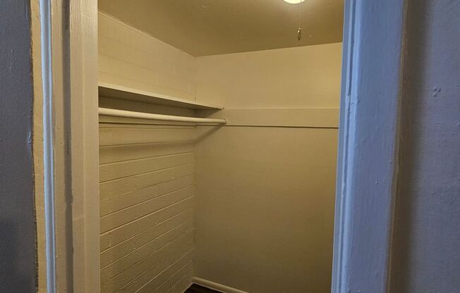 Studio, 1 bath, 320 sqft, $995, Unit 2