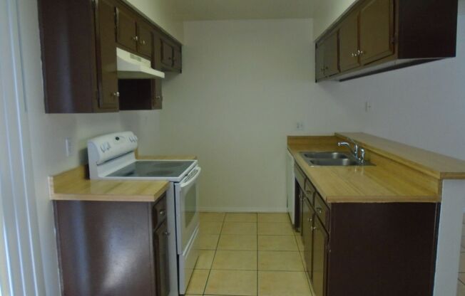 1 bed, 1 bath, $1,095, Unit #5