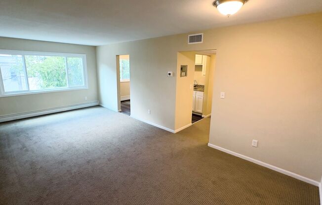 2 beds, 1 bath, $1,395, Unit 1