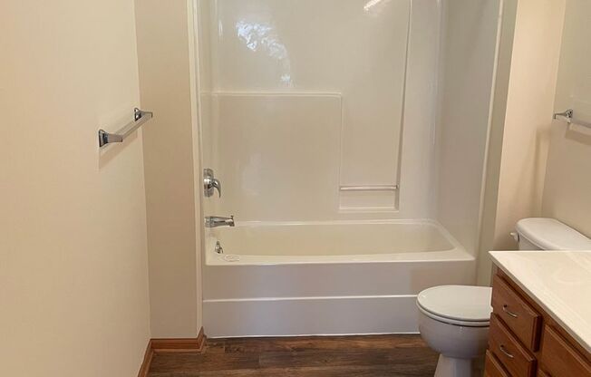 1 bed, 1 bath, 805 sqft, $1,405, Unit 927-103