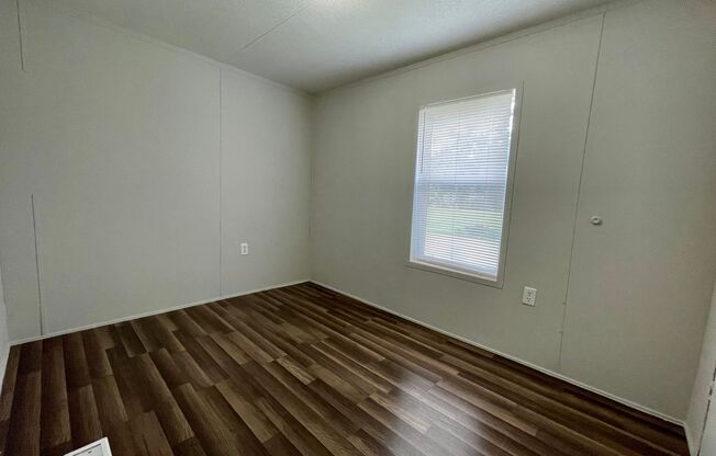 3 beds, 1 bath, $1,395, Unit 6334 Eugene Acres Lane